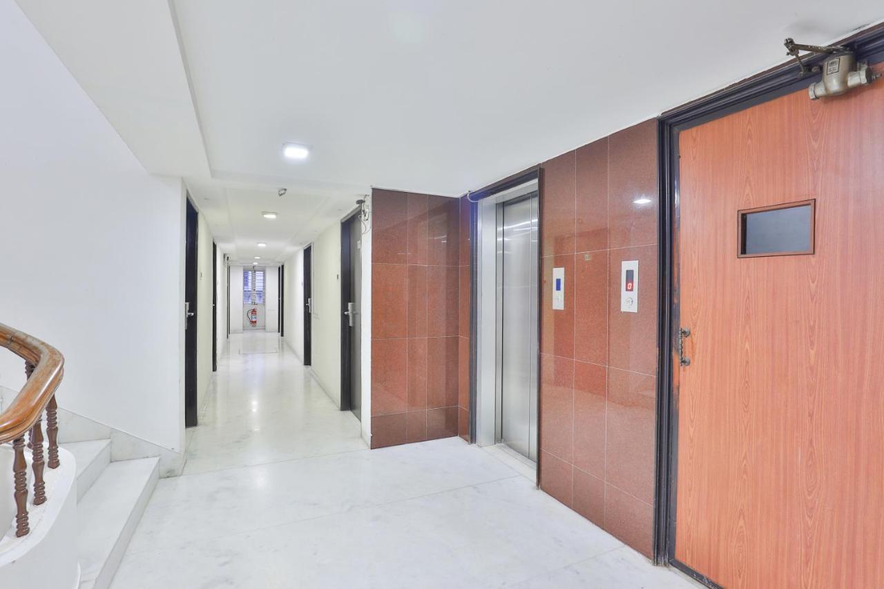 Oyo 2351 Hotel Golden Plaza Ahmedabad Exterior photo