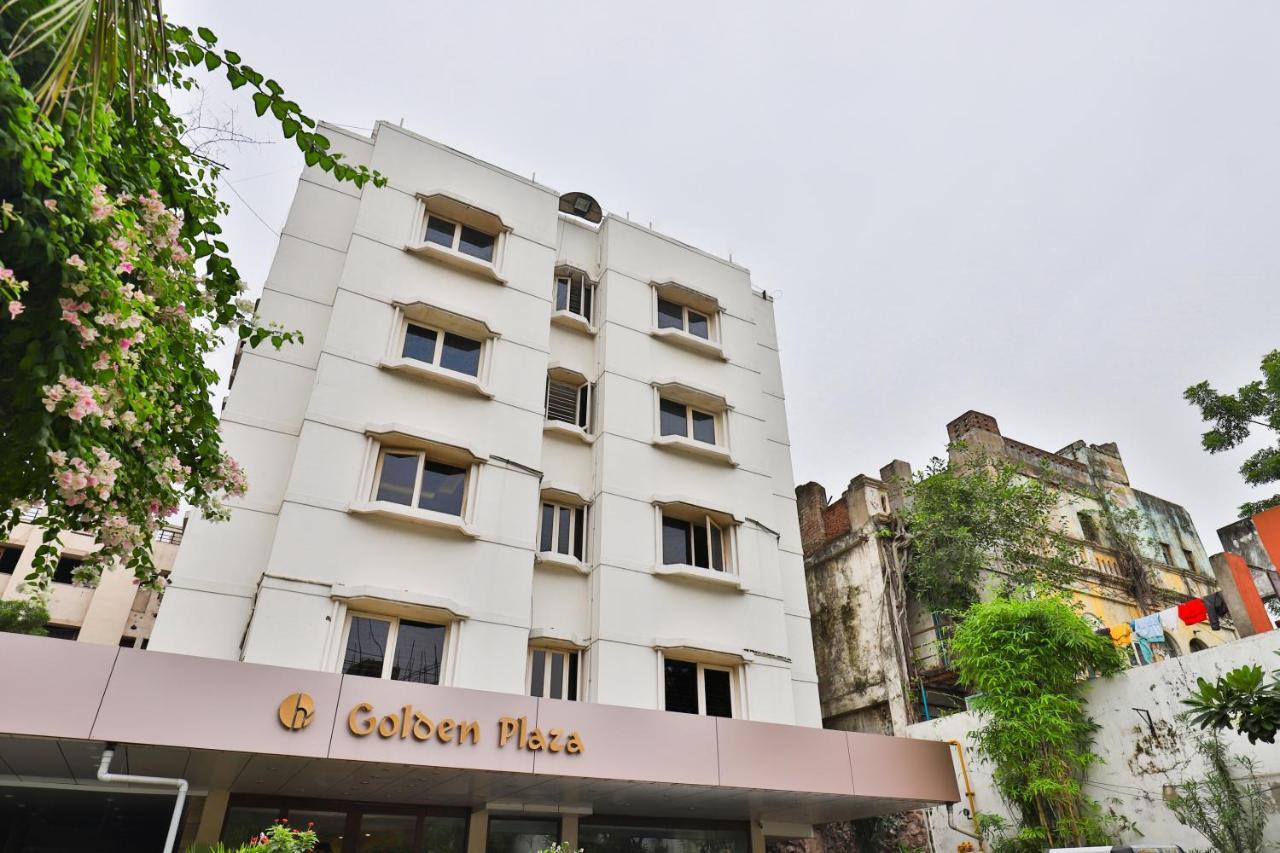 Oyo 2351 Hotel Golden Plaza Ahmedabad Exterior photo
